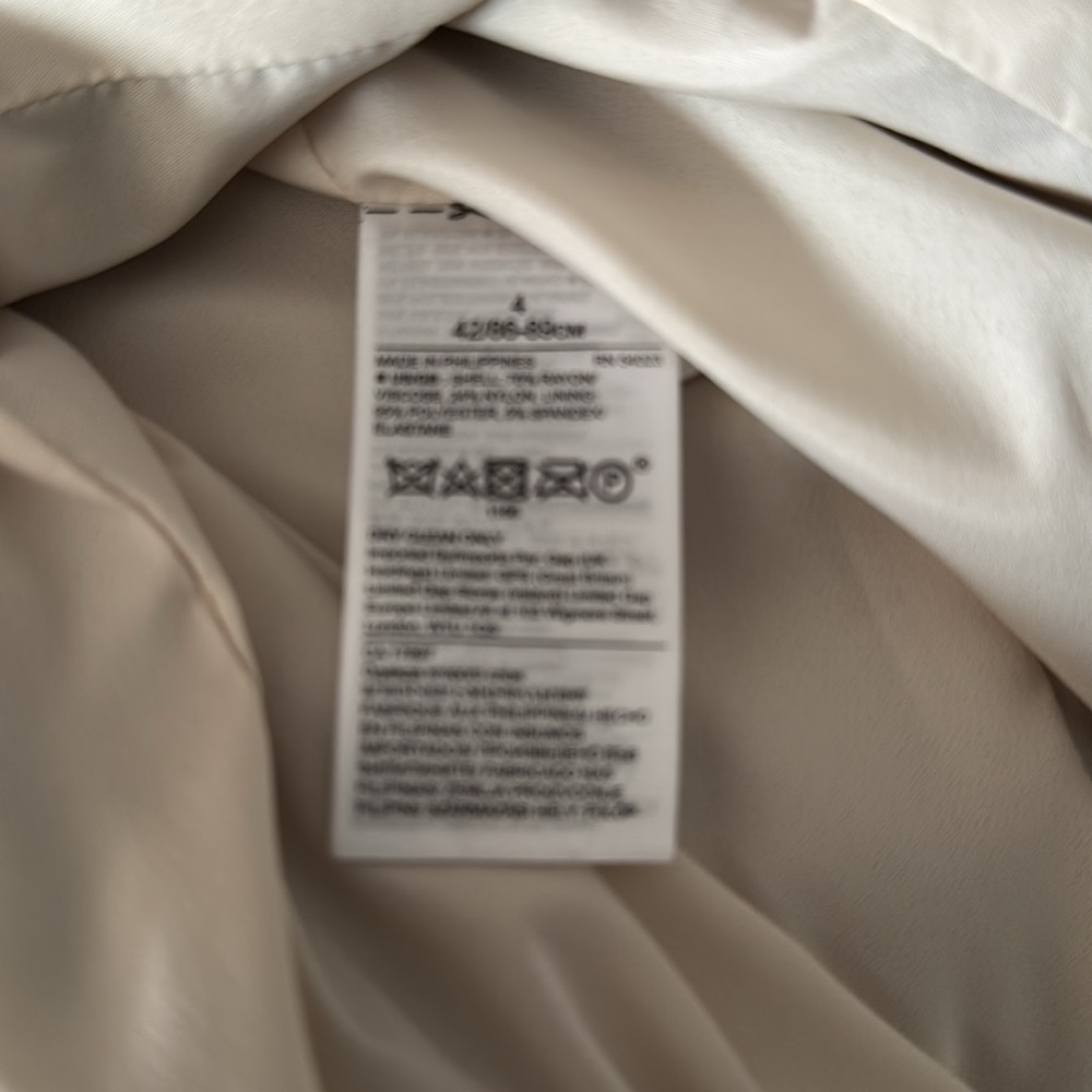 Banana Republic "Toasted Marshmallow" Blazer. Slouchy Chic. 2019 Hardly Worn. 4. - Picture 9 of 9